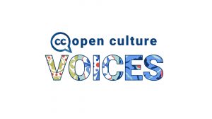 CC在一个演讲泡泡里，后面是“开放文化”，全是斑驳的蓝色，在“声音”这个词上面，每个字母都有蓝色、绿色和红色的装饰。
